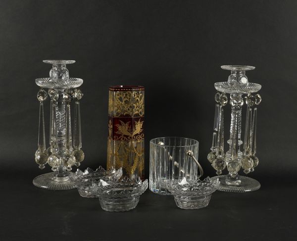 A GROUP OF GLASSWARES (7)