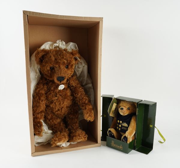 A STEIFF REPLICA 1905 TEDDY GIRL BEAR (2)