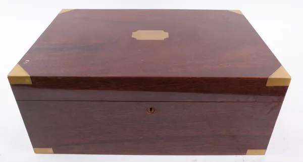 A TWENTIETH CENTURY BRASS BOUND MAHOGANY HUMIDOR