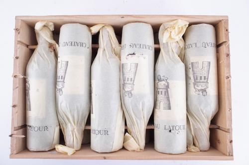 TWELVE BOTTLES OWC CHÂTEAU LATOUR, IER CRU CLASSÉ, PAUILLAC, CB 1983