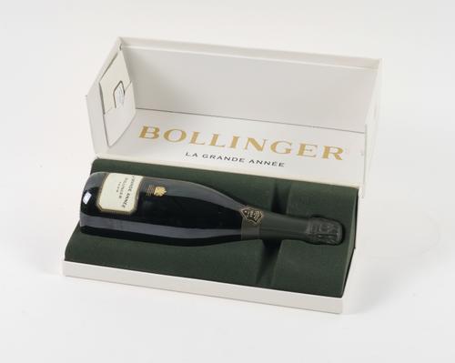 A BOTTLE OF BOLLINGER LE GRANDE ANNEE CHAMPAGNE 1999