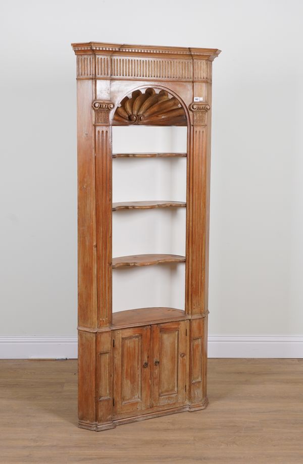 AN 18TH CENTURY STYLE PINE FLOOR STANDING CORNER DISPLAY CABINET