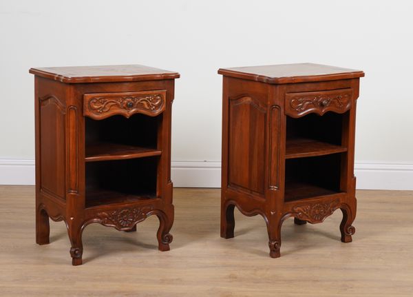 A PAIR OF FRENCH WALNUT SINGLE DRAWER BEDSIDE TABLES (2)