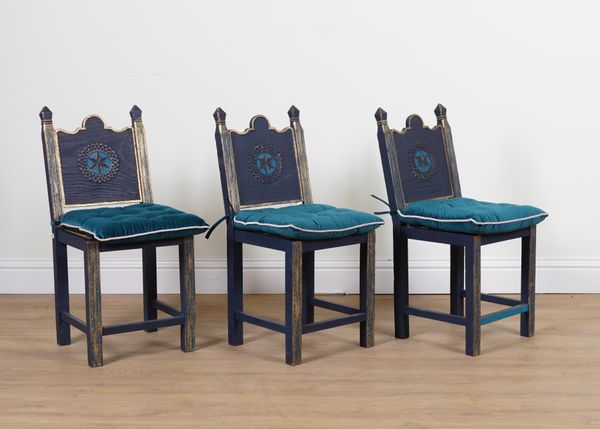 A SET OF THREE BLUE PAINTED PARCEL GILT DECORATED SIDE CHAIRS (3)