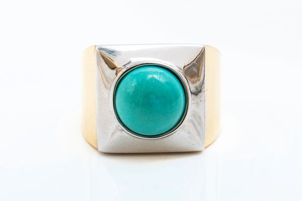 A YELLOW AND WHITE GOLD AND AMAZONITE SINGLE STONE RING