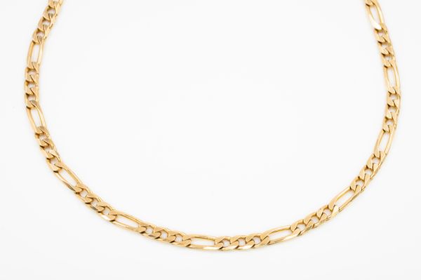 A GOLD FIGARO LINK NECKCHAIN