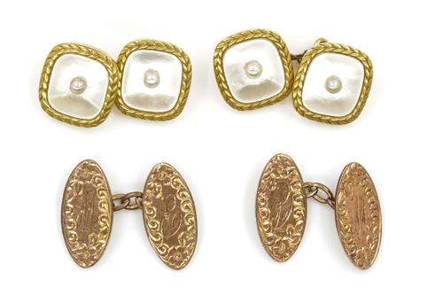 TWO PAIRS OF GOLD CUFFLINKS (2)