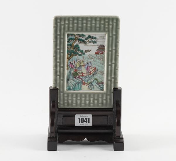 A CHINESE FAMILLE ROSE RECTANGULAR PLAQUE (2)