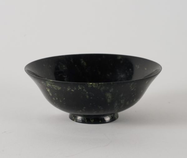 AN ASIAN JADE BOWL