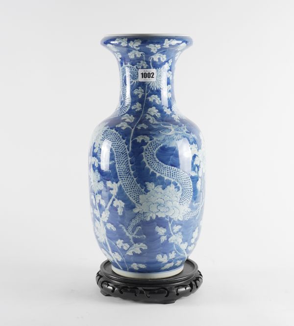 A TALL CHINESE BLUE AND WHITE BALUSTER VASE (2)