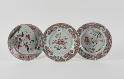 THREE CHINESE FAMILLE ROSE PLATES (3)