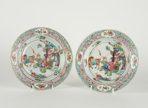A PAIR OF FAMILLE ROSE SOUP PLATES (2)
