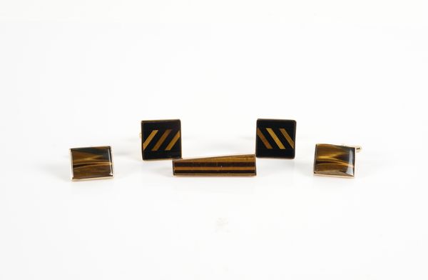 TWO PAIRS OF CUFFLINKS AND A TIE SLIDE (5)