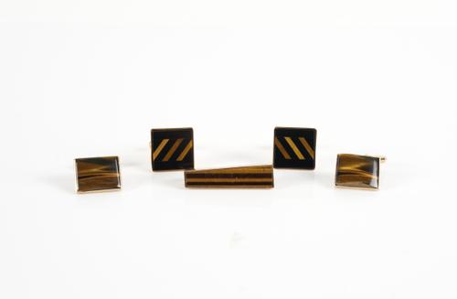 TWO PAIRS OF CUFFLINKS AND A TIE SLIDE (5)