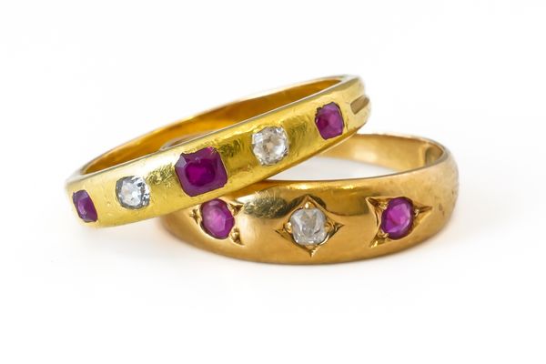 TWO RUBY AND DIAMOND RING (2)