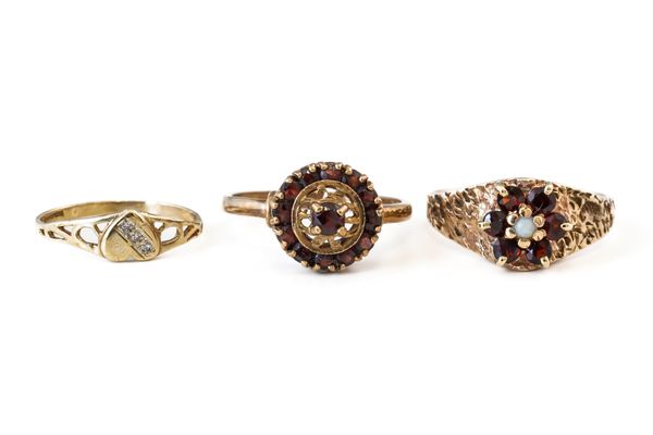 THREE 9CT GOLD RINGS (3)