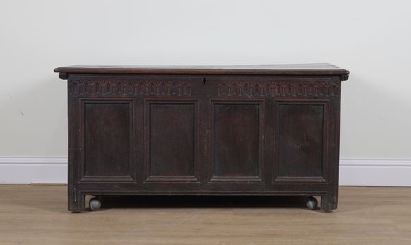 A 17TH CENTURY OAK COFFER