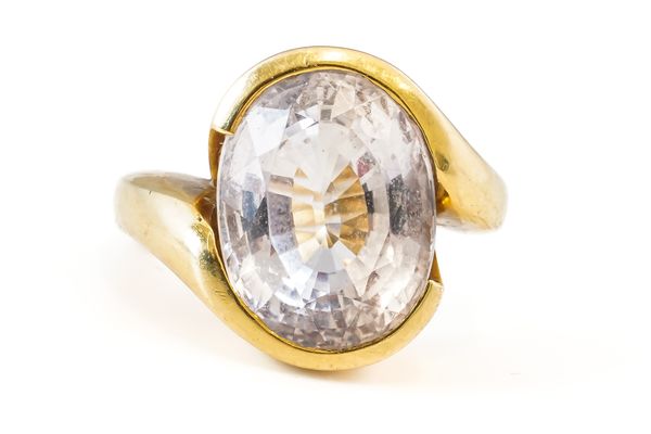 A SINGLE STONE MORGANITE RING