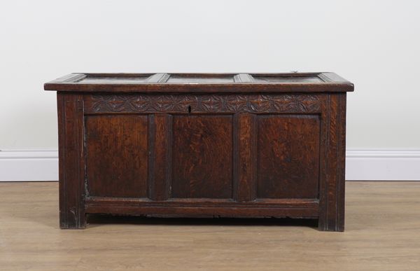 AN 17TH CENTURY OAK COFFER