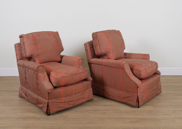 HOWARD CHAIRS LTD; A PAIR OF UPHOLSTERED ARMCHAIRS (2)