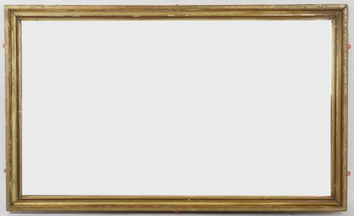 A LARGE EARLY 20TH CENTURY GILT FRAMED RECTANGULAR WALL MIRROR