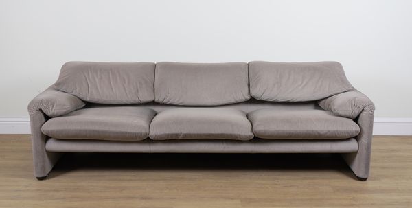 CASSINA MARALUNGA; A MODERN ITALIAN SOFA SUITE (7)