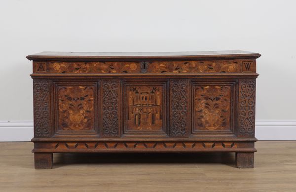 A 17TH CENTURY OAK COFFER