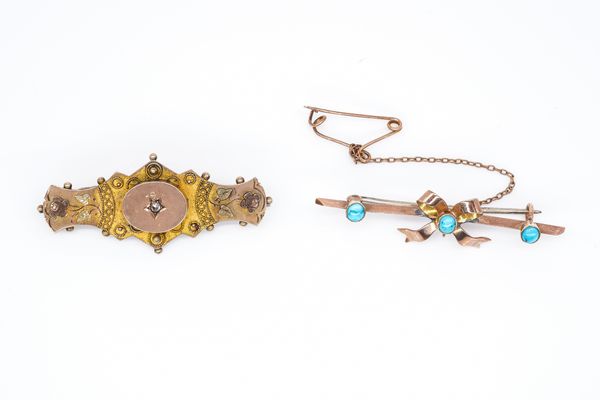 TWO EDWARDIAN GOLD BROOCHES (2)