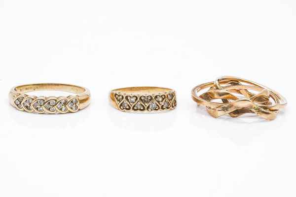 THREE 9CT GOLD RINGS (3)