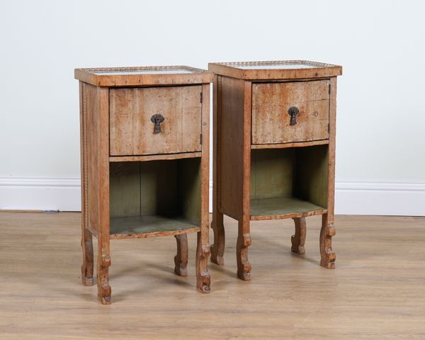 PITT AND SCOTT LTD; A PAIR OF LIMED PINE MIRROR TOPPED BEDSIDE TABLES (2)