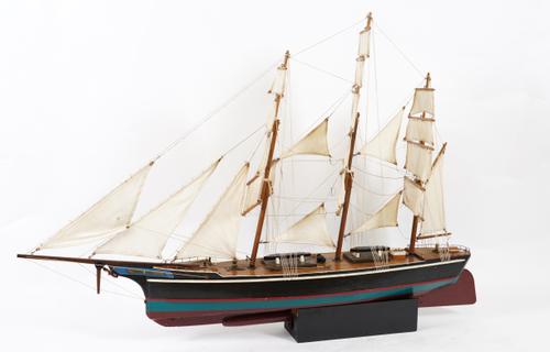 A SCALE MODEL OF THE SAILING SHIP / TEA CLIPPER THE ‘NORMAN COURT’