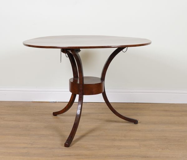 AN EARLY 19TH CENTURY FRENCH MAHOGANY CIRCULAR TABLE