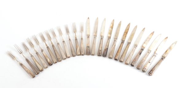 A GROUP OF DESSERT KNIVES AND FORKS (24)