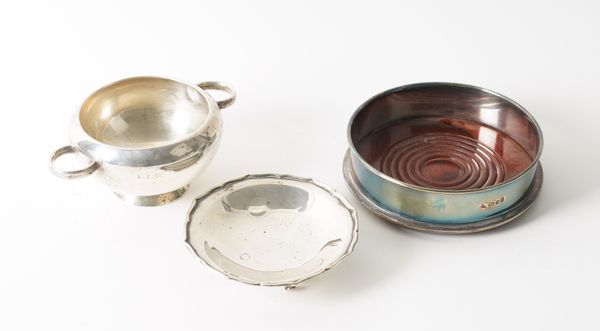 A SILVER TWIN HANDLED BOWL AND TWO FURTHER ITEMS (3)