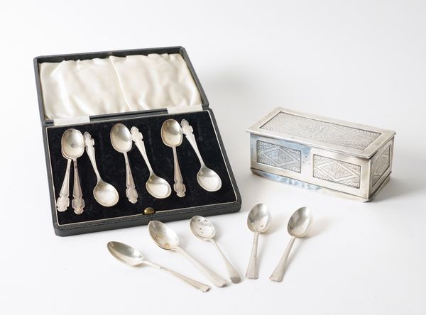 A SILVER RECTANGULAR HINGE LIDDED TRINKET BOX  AND THIRTEEN SILVER TEASPOONS (14)