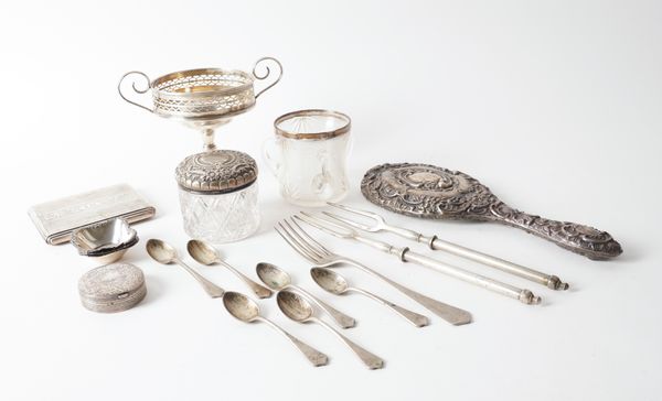 A GROUP OF SILVER MOUNTED AND FOREIGN WARES (18)