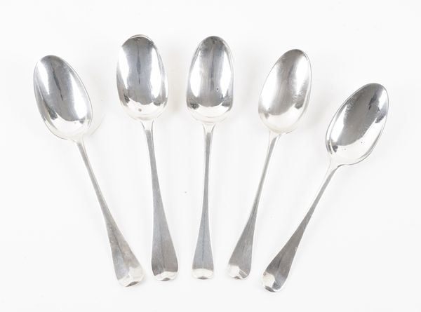 FIVE SILVER RAT TAIL PATTERN SPOONS (5)