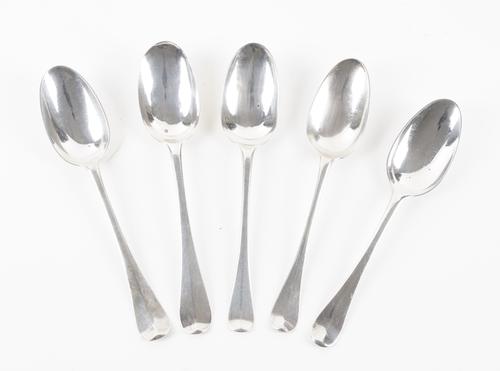 FIVE SILVER RAT TAIL PATTERN SPOONS (5)