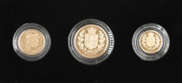 A ROYAL MINT 2002 THREE COIN SOVEREIGN PROOF SET