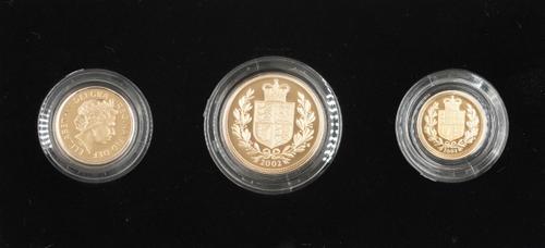 A ROYAL MINT 2002 THREE COIN SOVEREIGN PROOF SET