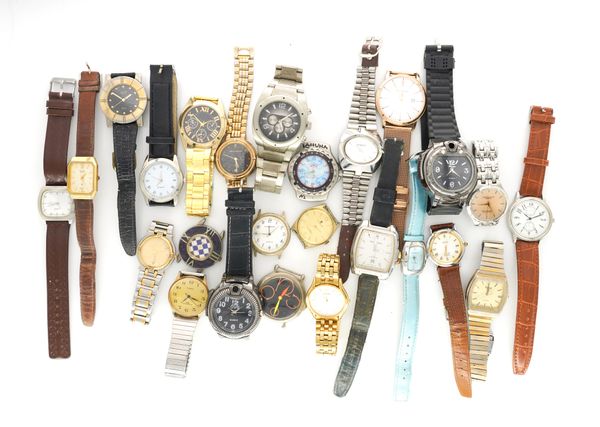 TWENTY-FIVE MOSTLY GENTLEMEN'S WRISTWATCHES (25)