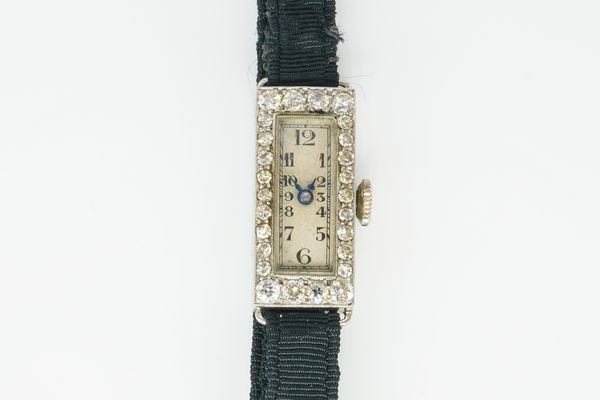 AN ART DECO DIAMOND WATCH