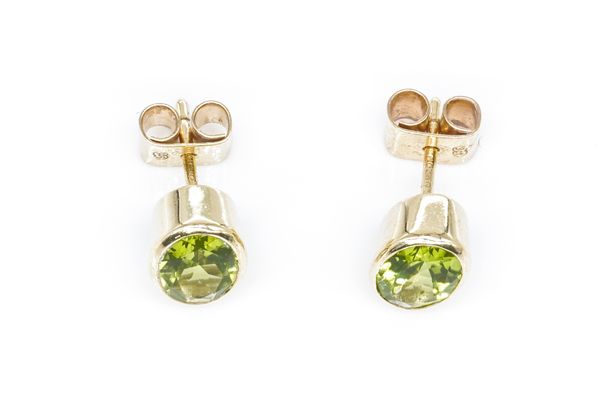 A PAIR OF PERIDOT GOLD EARRINGS