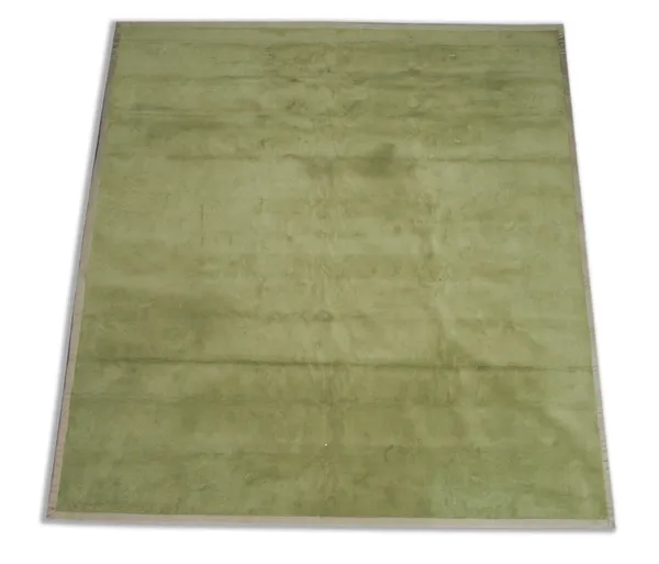 PLAIN GREEN MODERN MACHINE MADE CARPET