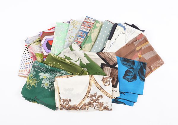 A COLLECTION OF DESIGNER SILK SCARVES INCLUDING BY JACQMAR, LIBERTY AND RICHARD ALLEN (QTY)