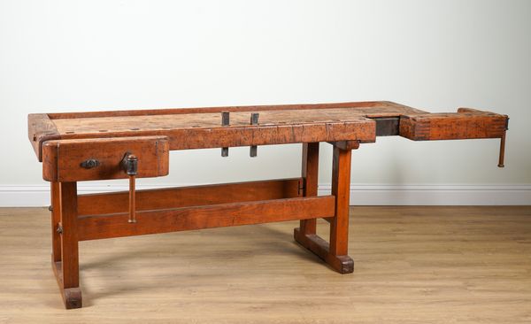 A BEECH WOODWORKERS BENCH