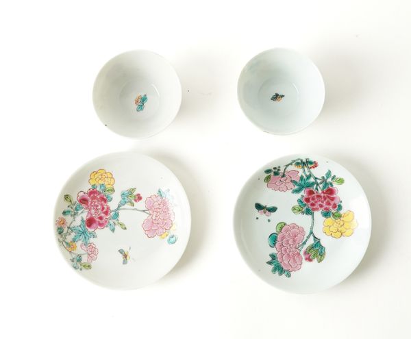 A PAIR OF CHINESE FAMILLE-ROSE TEABOWLS AND SAUCERS (4)