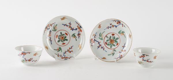 A PAIR OF JAPANESE ARITA TEABOWLS AND SAUCERS (4)