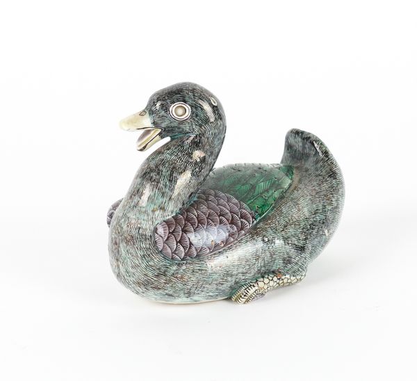 A SMALL CHINESE FAMILLE VERTE FIGURE OF A DUCK