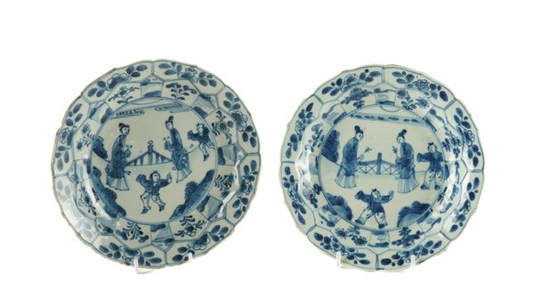 TWO SIMILAR CHINESE BLUE AND WHITE PLATES (2)